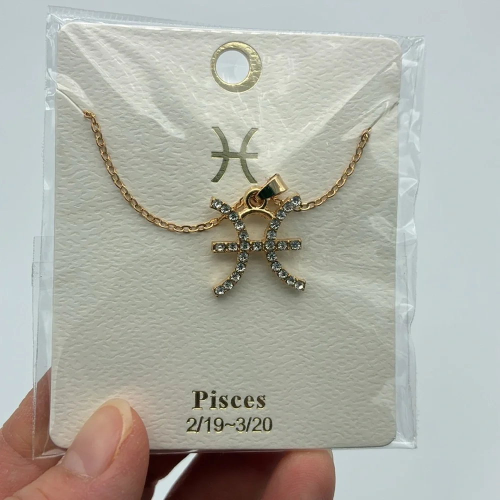 NWT Elegant Gold Pisces Pendant Necklace